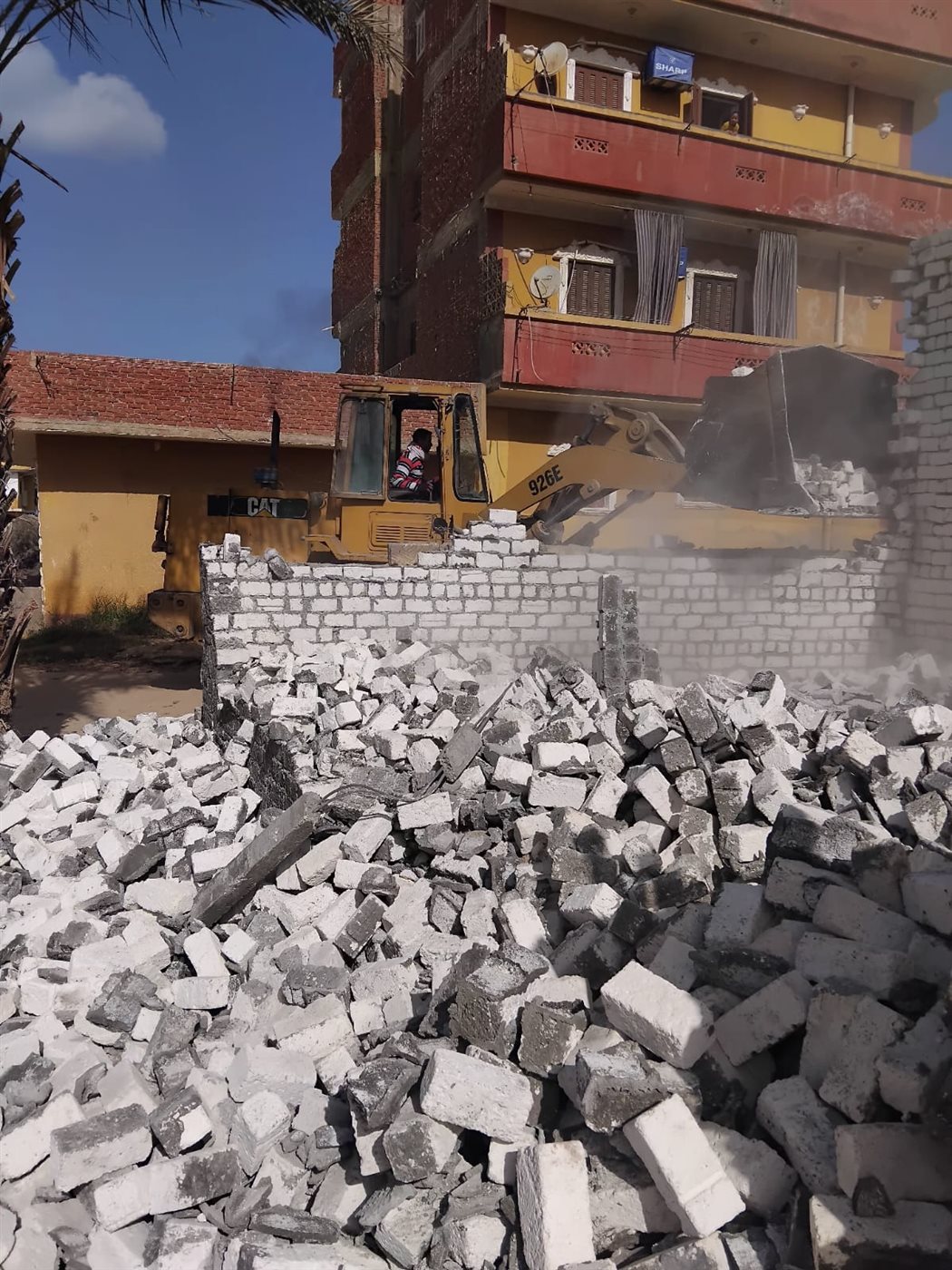 جانب من أعمال الازالة،فيتو