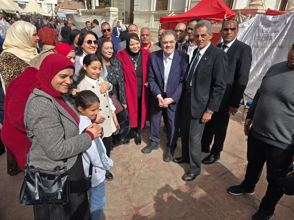 زحام شديد في انتخابات رئاسة حزب الوفد