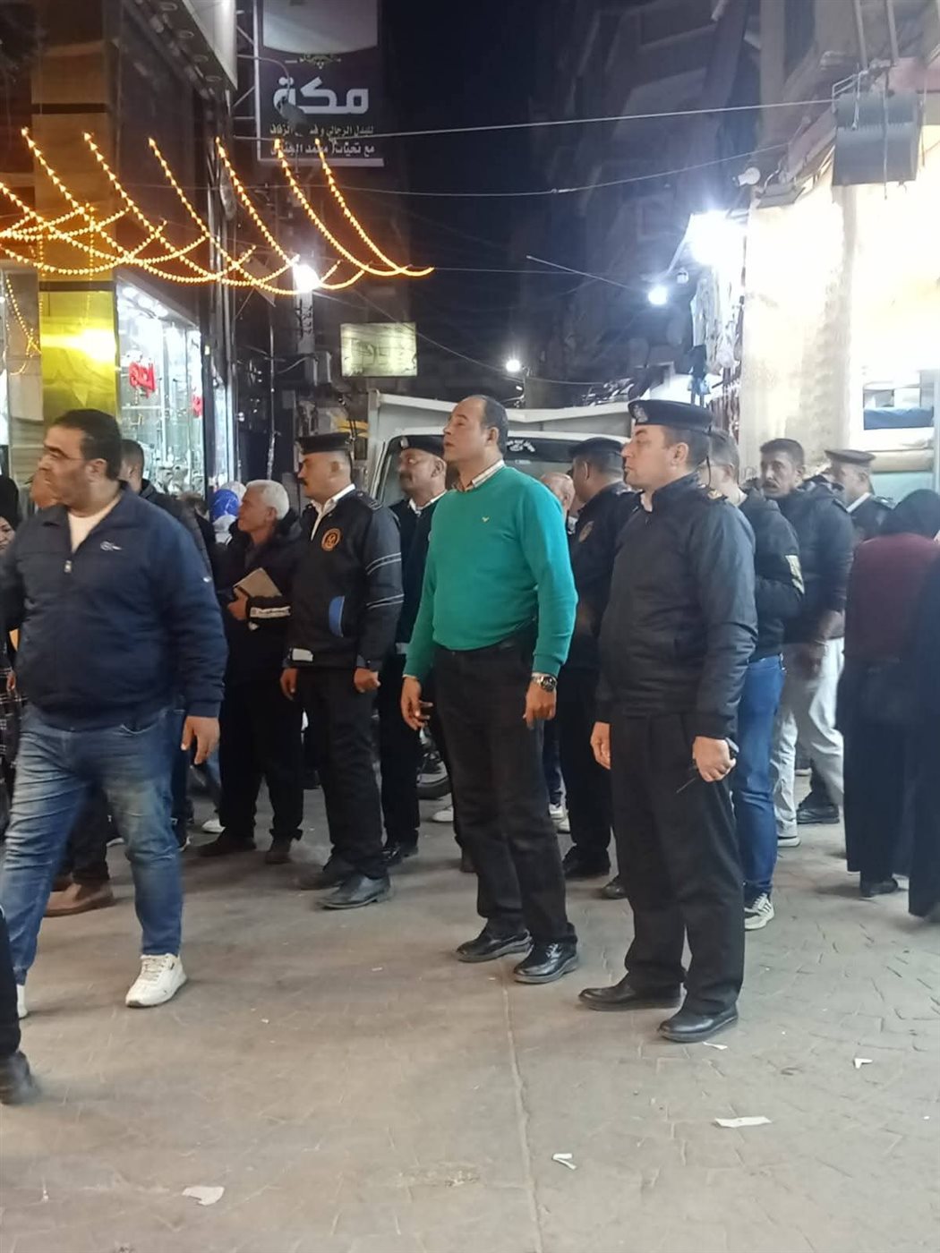 حملة ليلية لرفع الاشغالات في اشهر شوارع دمياط