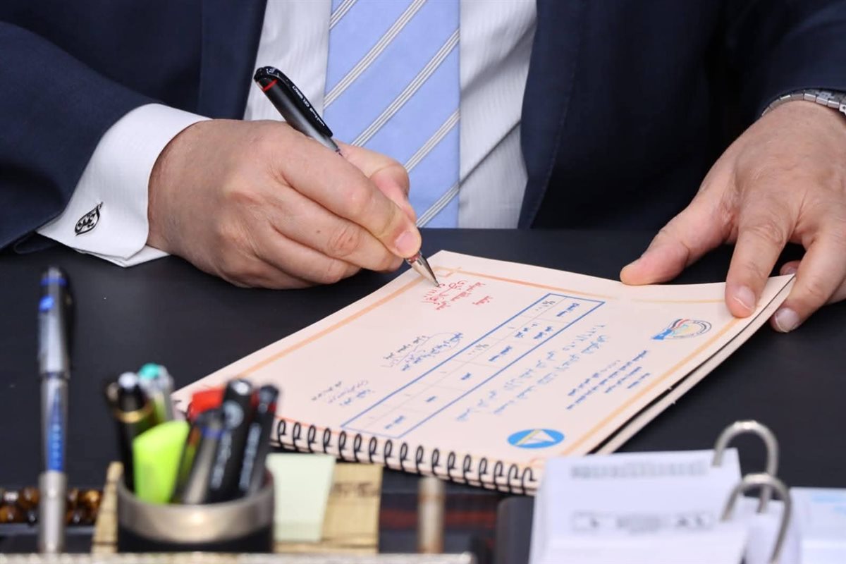 الدكتور أيمن الشهابي محافظ دمياط يعتمد نتيجه الشهادة الاعدادية