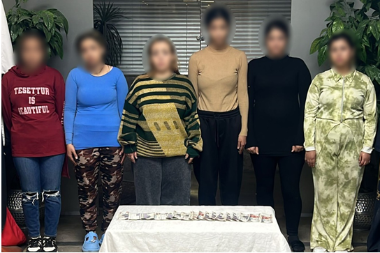 ضبط 6 سيدات بتهمة التحريض على ممارسة أعمال منافية للآداب بالتجمع الأول
