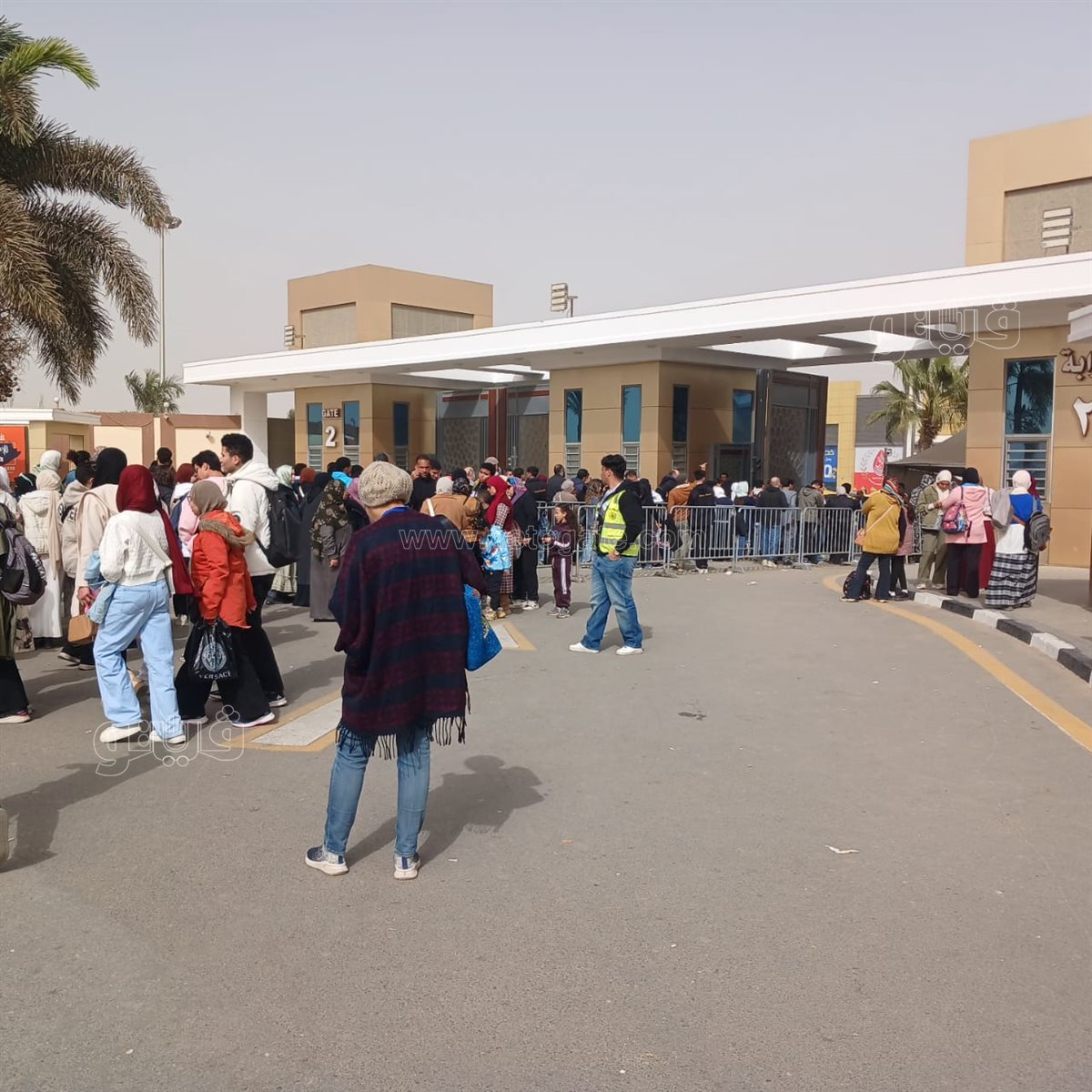 جمهور وزوار معرض الكتاب في يومه قبل الأخير، فيتو