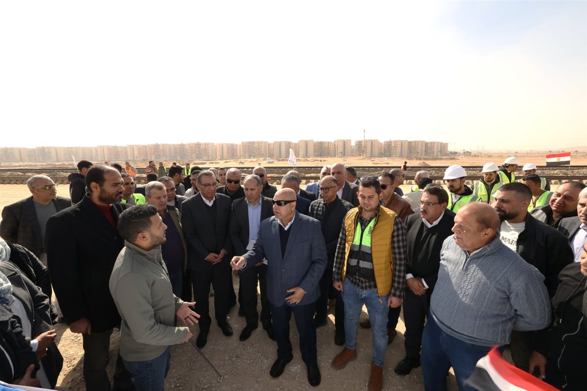 وزير النقل يتفقد مواقع العمل بمشروع إنشاء وتنفيذ خط سكة حديد الروبيكى