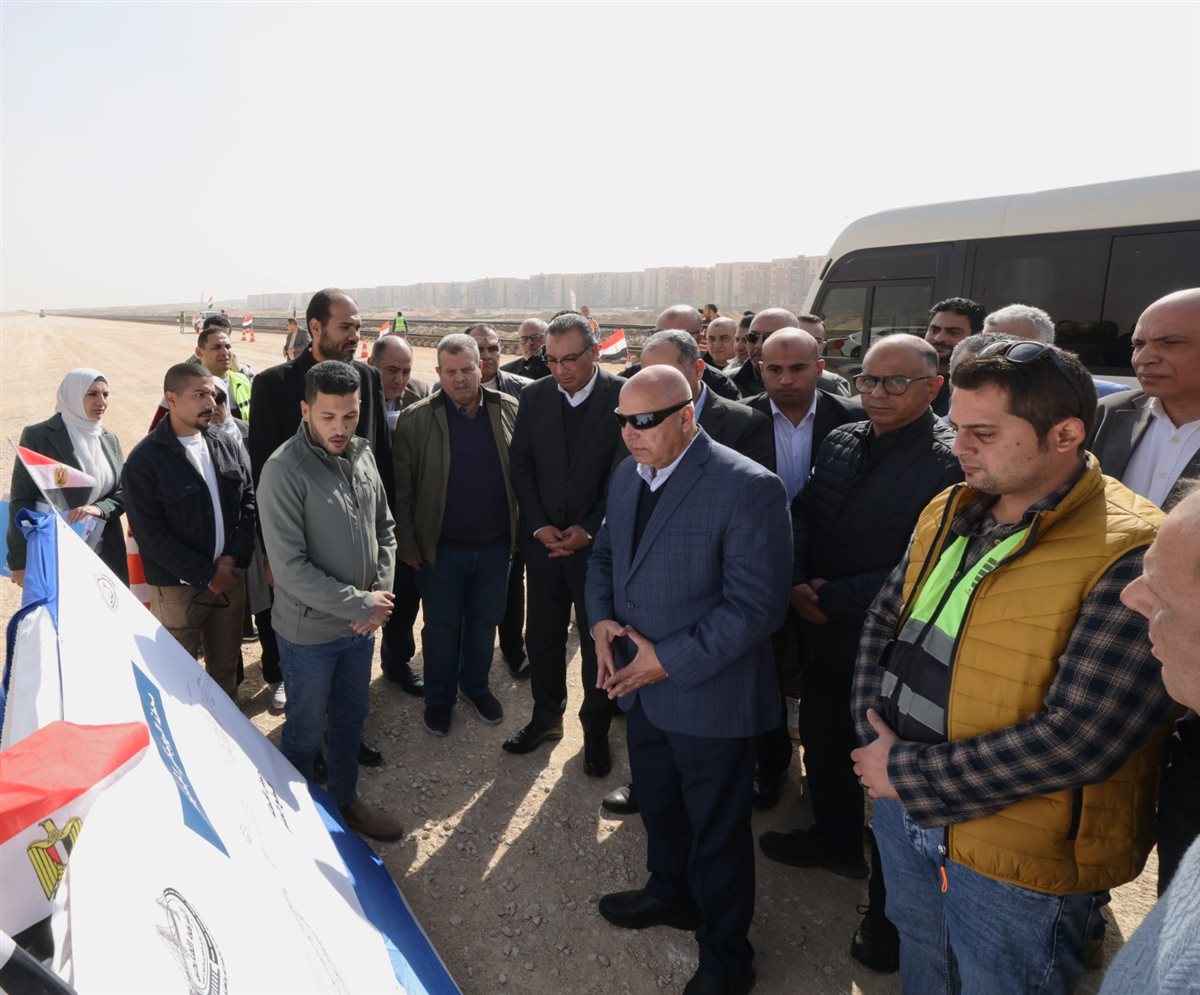 وزير النقل يتفقد مواقع العمل بمشروع إنشاء وتنفيذ خط سكة حديد الروبيكى