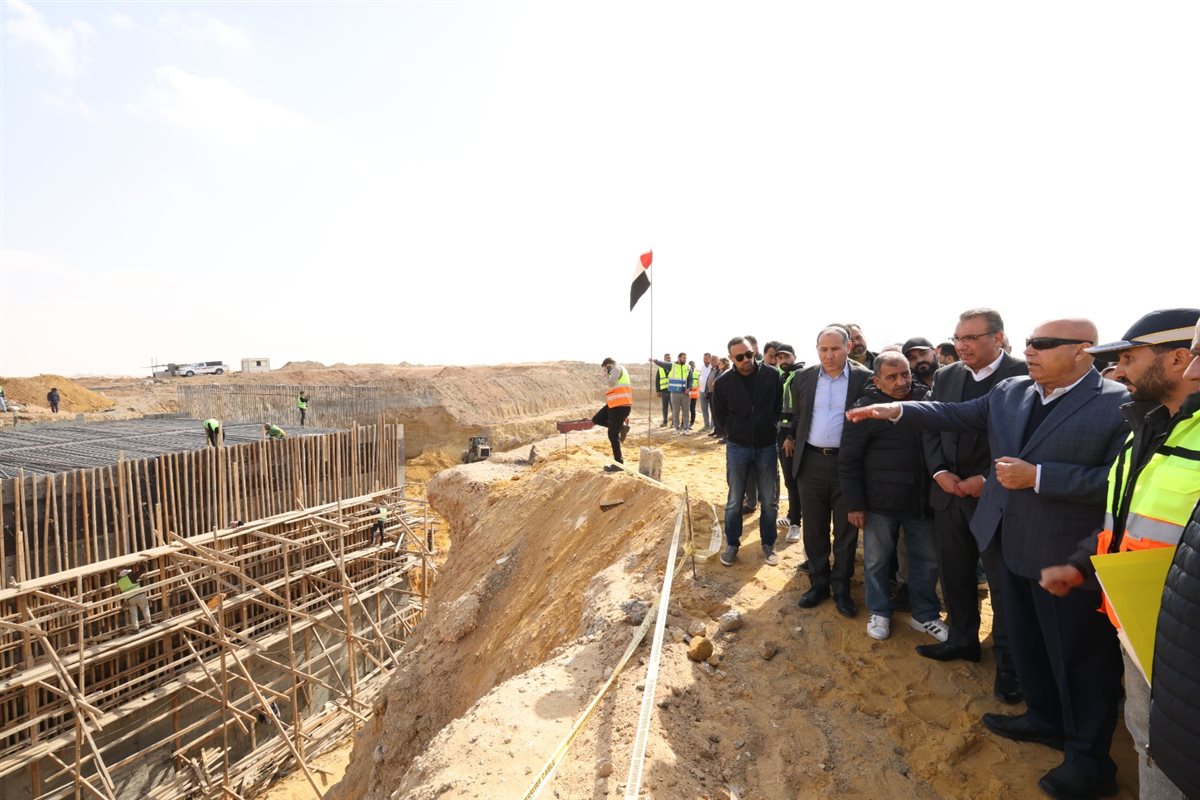 وزير النقل يتفقد مواقع العمل بمشروع إنشاء وتنفيذ خط سكة حديد الروبيكى