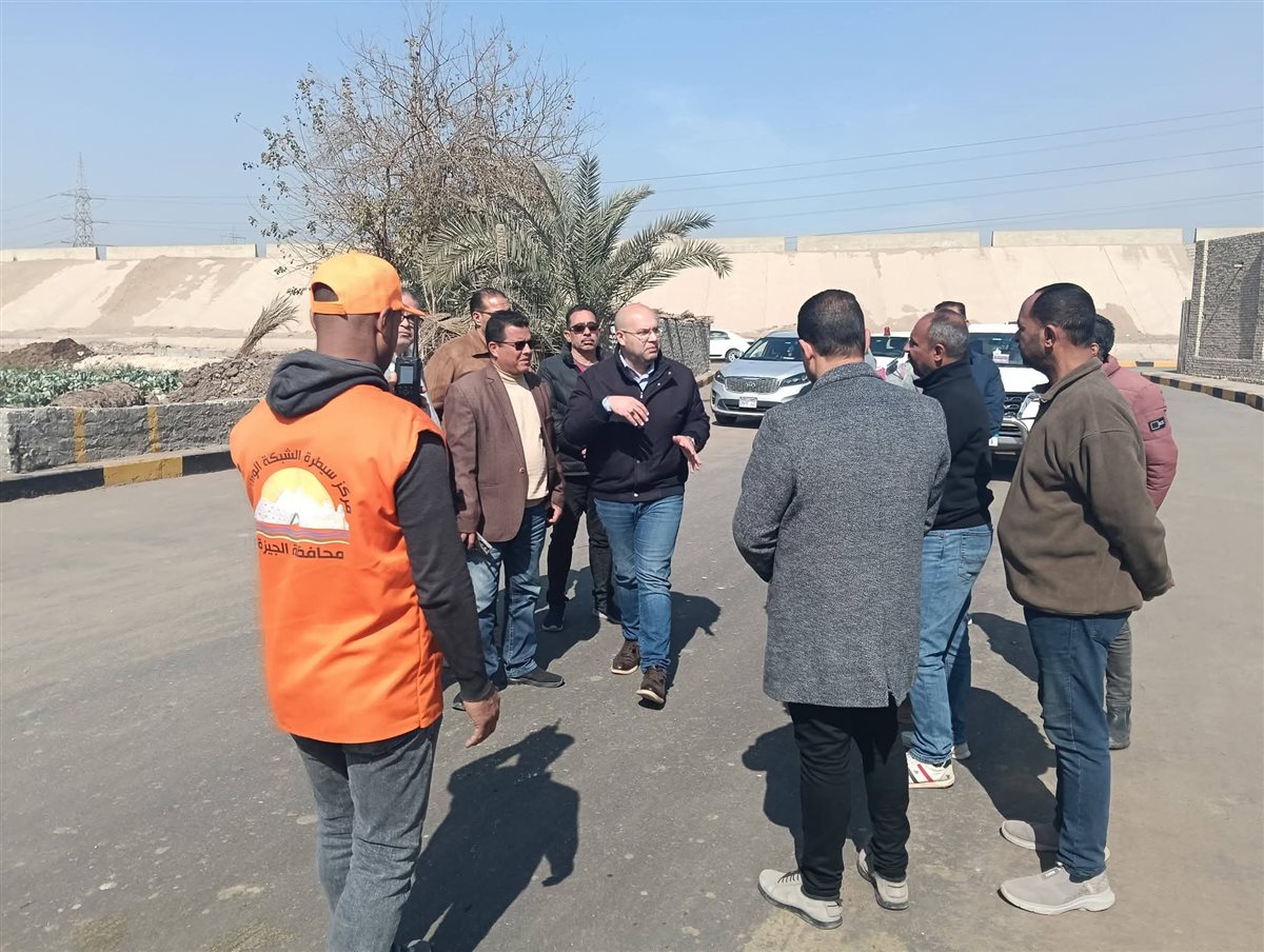 نائب محافظ الجيزة يتفقد قرية الطرفاية والبدرشين لحل مشكلة تسرب المياه