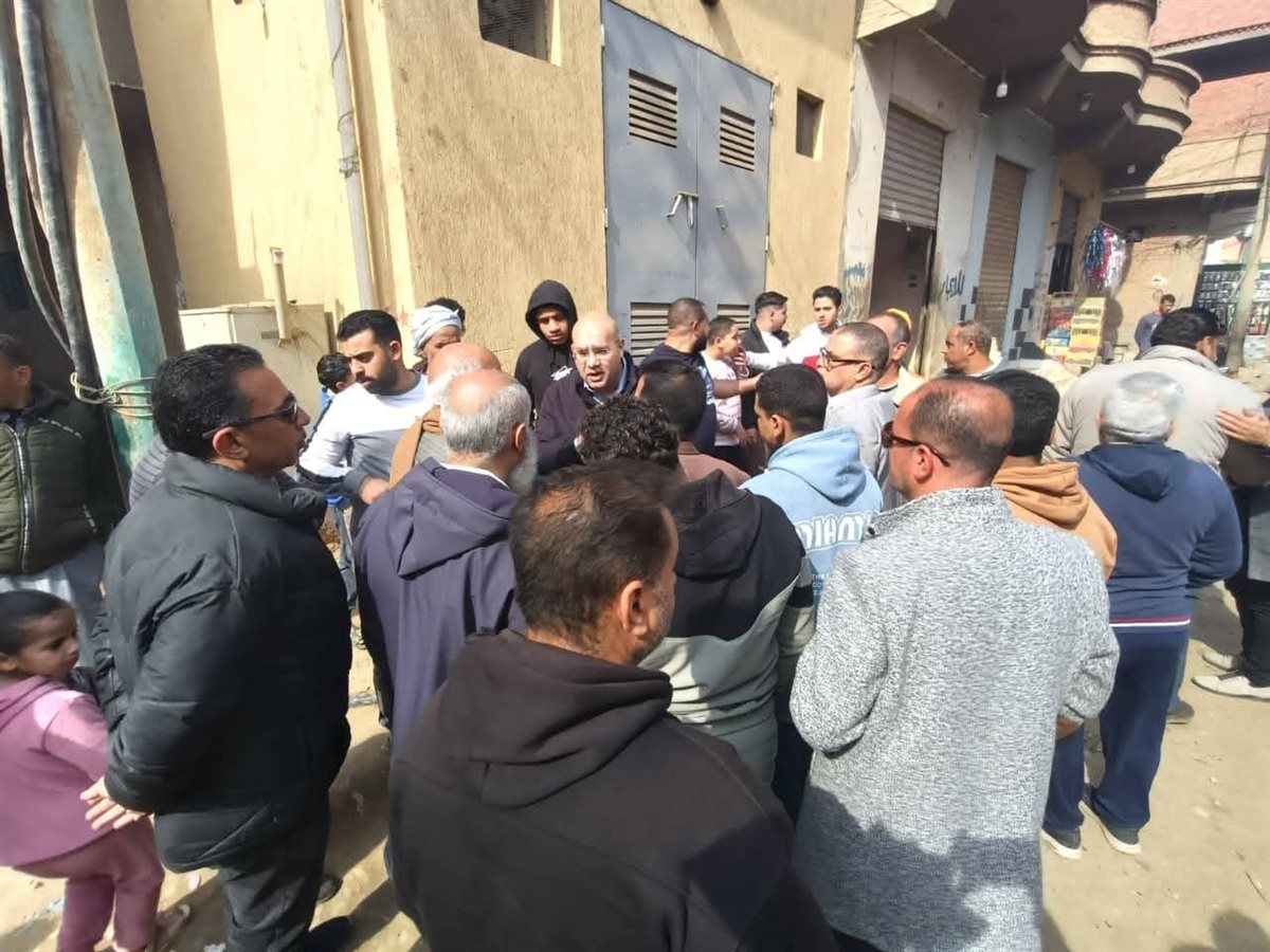 نائب محافظ الجيزة يتفقد قرية الطرفاية والبدرشين لحل مشكلة تسرب المياه