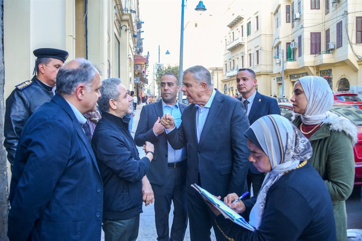 جولة محافظ الإسكندرية بشارع سعد زغلول بمنطقة محطة الرمل