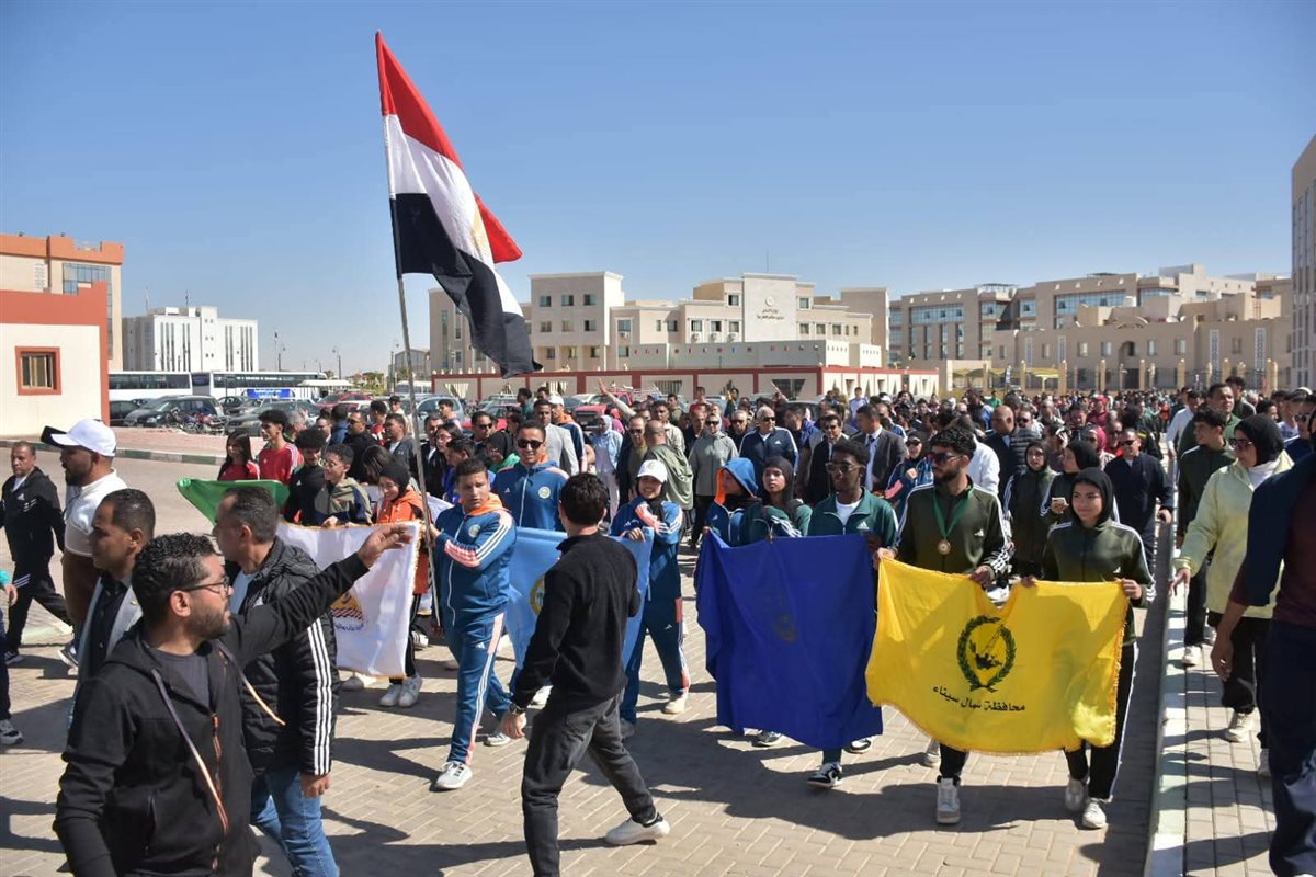 أشرف صبحي ومحافظي الوادي الجديد ومطروح يتقدمون مسيرة رياضية &nbsp;