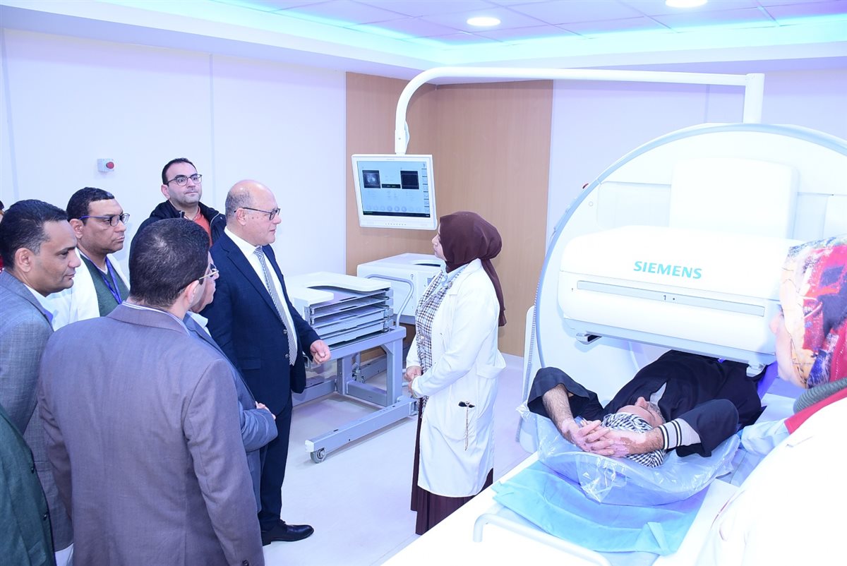 افتتاح جهاز الجاما بوحدة الطب النووي بمستشفيات سوهاج الجامعية
