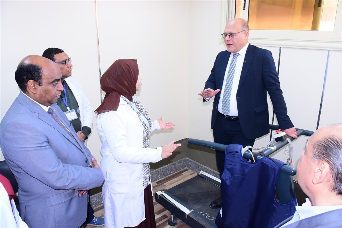 افتتاح جهاز الجاما بوحدة الطب النووي بمستشفيات سوهاج الجامعية