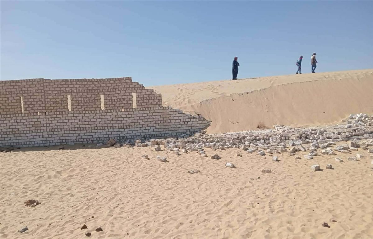 التفاصيل الكاملة لحادث سور دير أبو فانا الأثري.. وفاة 4 أطفال وإصابة 2  آخرين.. مطرانية ديرمواس ودلجا تنعى الضحايا.. والمصابين يتلقون الرعاية  الصحية.. والنيابة تكلف لجنة فنية للتحقيق
