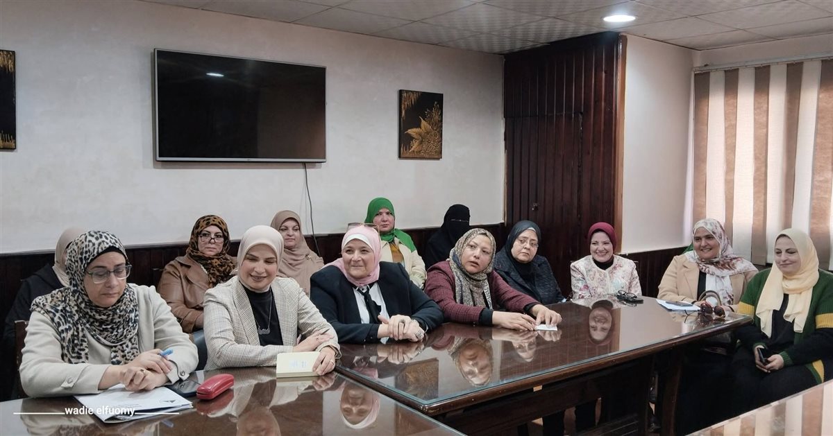 وكيل وزارة التربية والتعليم بدمياط، اجتماعا مع مديري المدارس التجريبية للغات