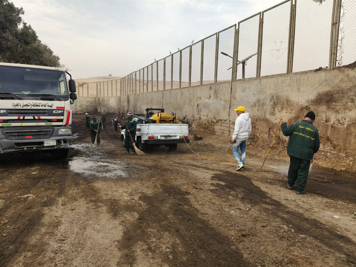 رفع 1200 طن مخلفات هدم بمحيط المنطقة الأثرية بالهرم&nbsp;