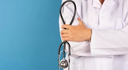 الرد على مروجي الشائعات الطبية، فيتو