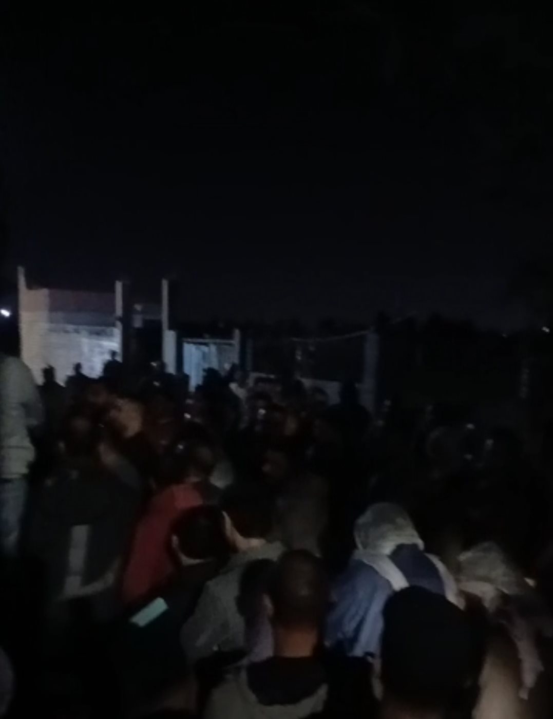 تشييع جثامين 3 أطفال أشقاء ضحايا حريق شقة بإمبابة