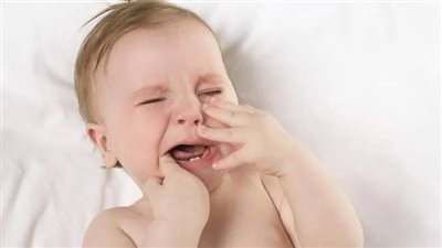 بدء إدخال الطعام للطفل الرضيع