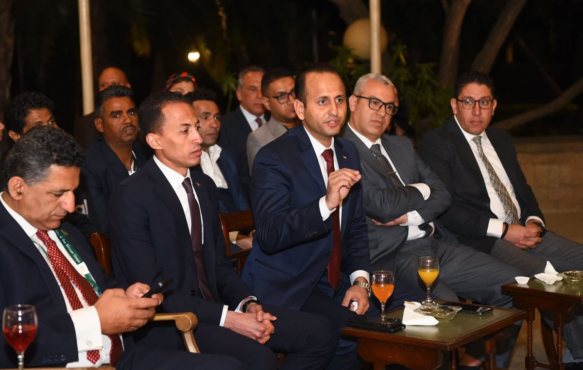 وزير الخارجية مع الجالية المصرية في إثيوبيا