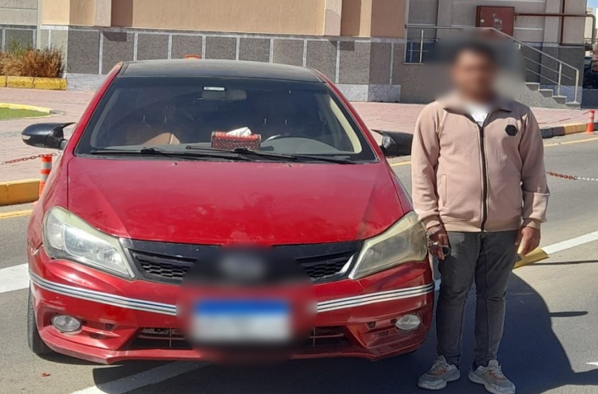 طلب الأجرة بالعملة الأجنبية...رفع أجرة سيارة نقل ذكي بالبحر الأحمر يثير الجدل