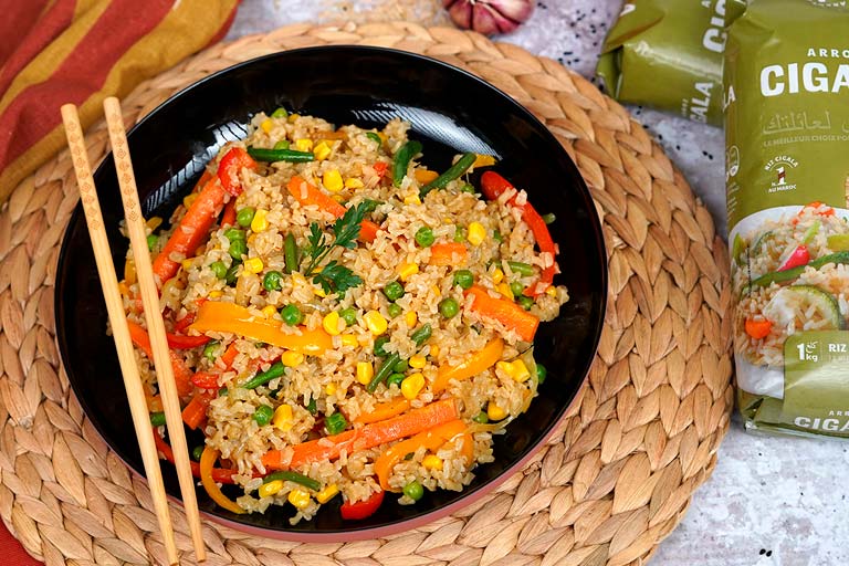 طريقة عمل الأرز المقلى بقطع اللحم على الطريقة الآسيوية