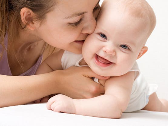 أخطاء شائعة تجعل طفلك لا يشعر بحبك له&nbsp;