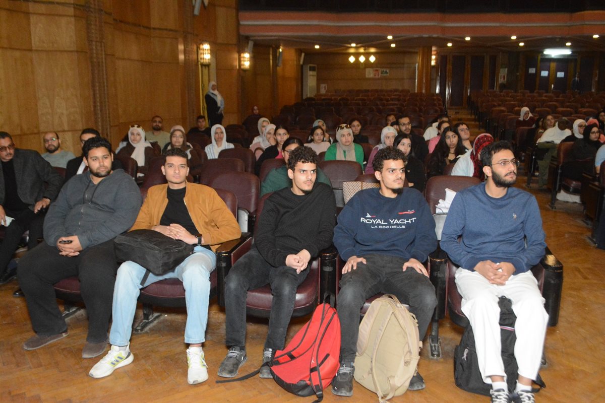 &nbsp;لقاء مفتوح لعميد كلية طب قصر العيني مع طلاب الكلية
