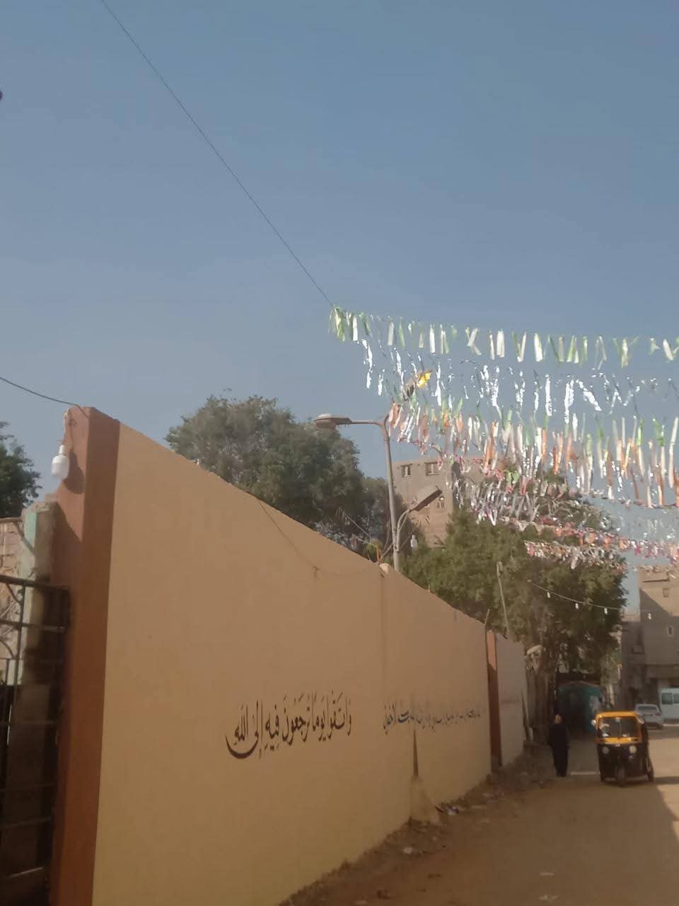 الجيزة تعيد تأهيل طريق مقابر كفر الجبل