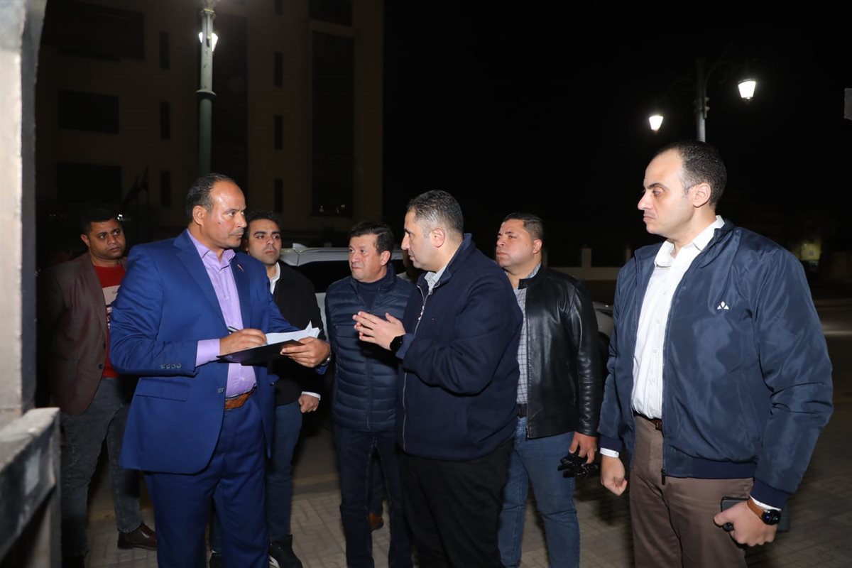 محافظ دمياط يجري جولة شملت عددا من المناطق الحيوية بمدينة دمياط، للوقوف علي الاوضاع علي الطبيعة
