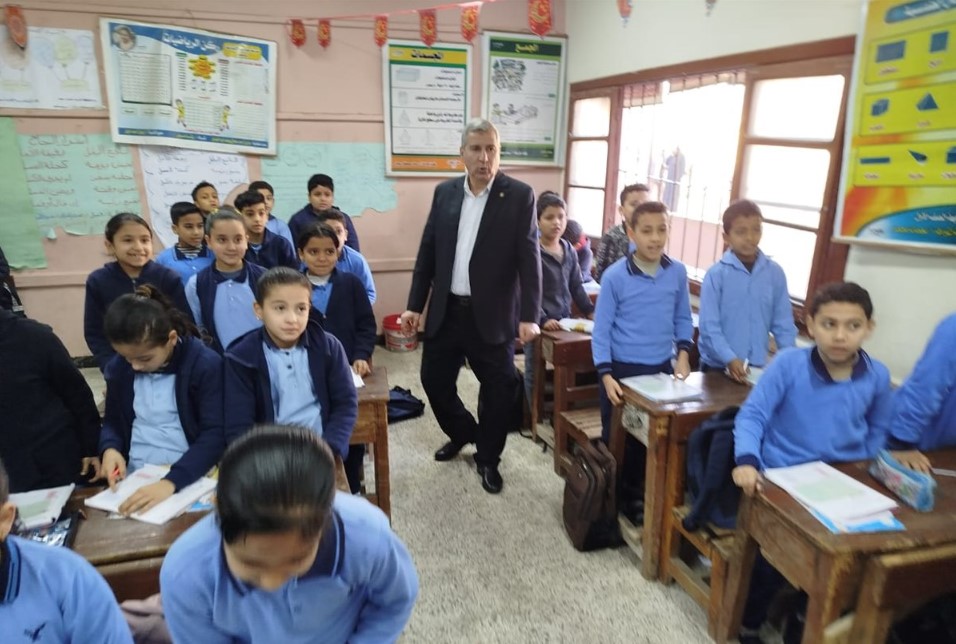 وكيل اول الوزارة يتابع مدرستا ميت العزالابتدائية والثانوية تحت الانشاء-فيتو