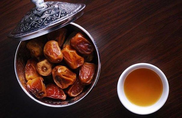 فوائد تناول التمر مع القهوة العربى&nbsp;