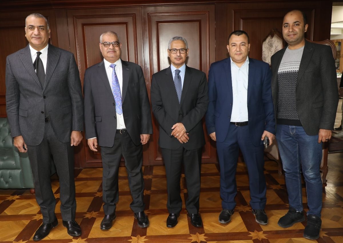 اطباء بني سويف تهنئ المحافظ الجديد