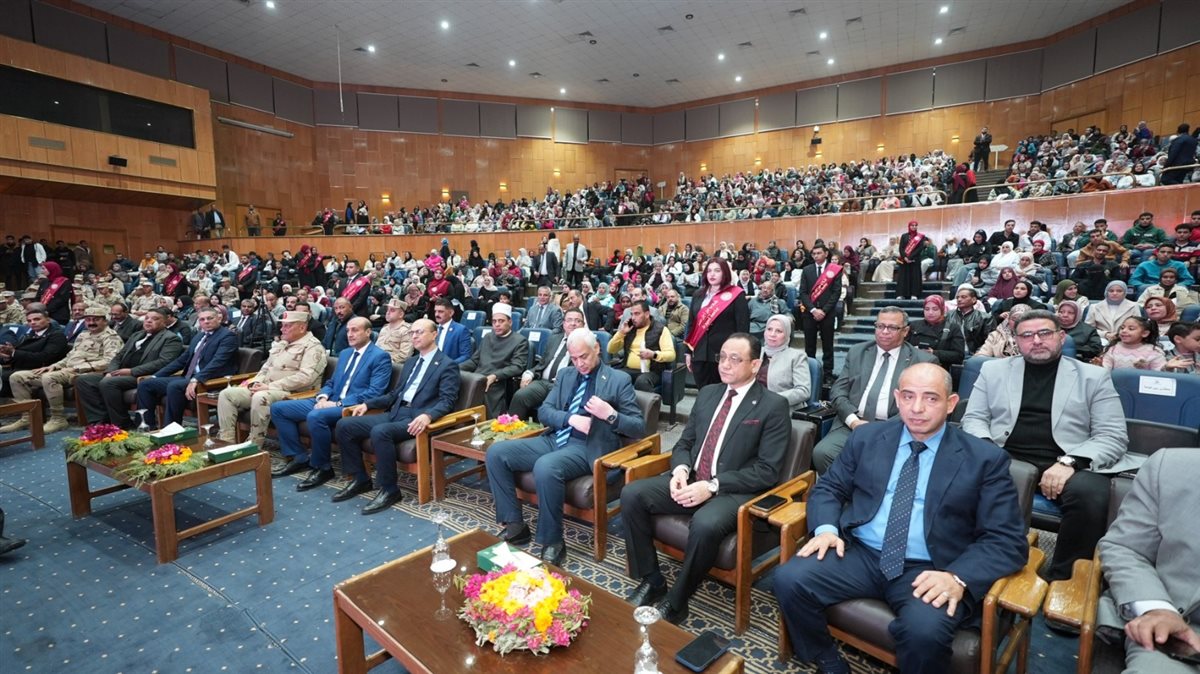 محافظ أسيوط يشهد احتفالية الجامعة بذكرى العاشر من رمضان