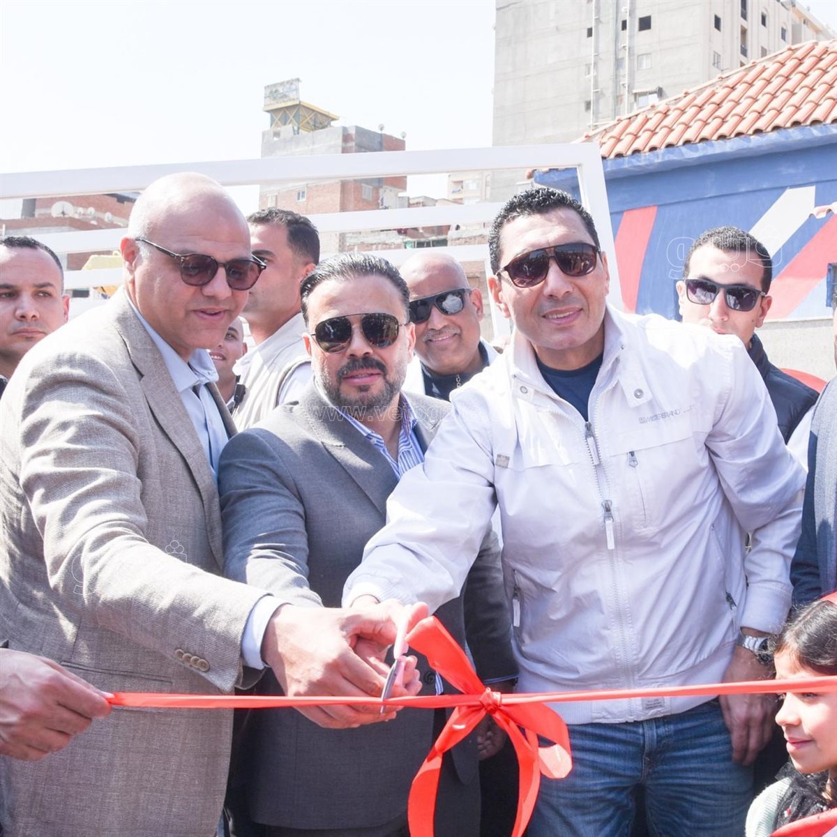 وزير الرياضة ومحافظ الإسكندرية يفتتحان ملعبا بالمدينة الشبابية بأبو قير