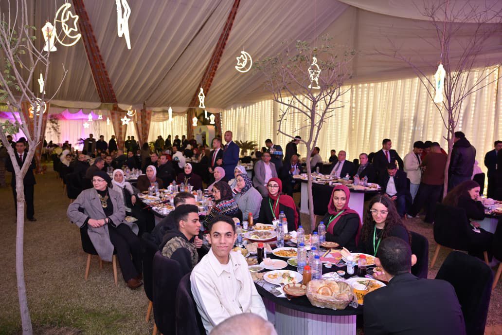 رئيس جامعة القاهرة في سحور الجامعة الأهلية&nbsp;