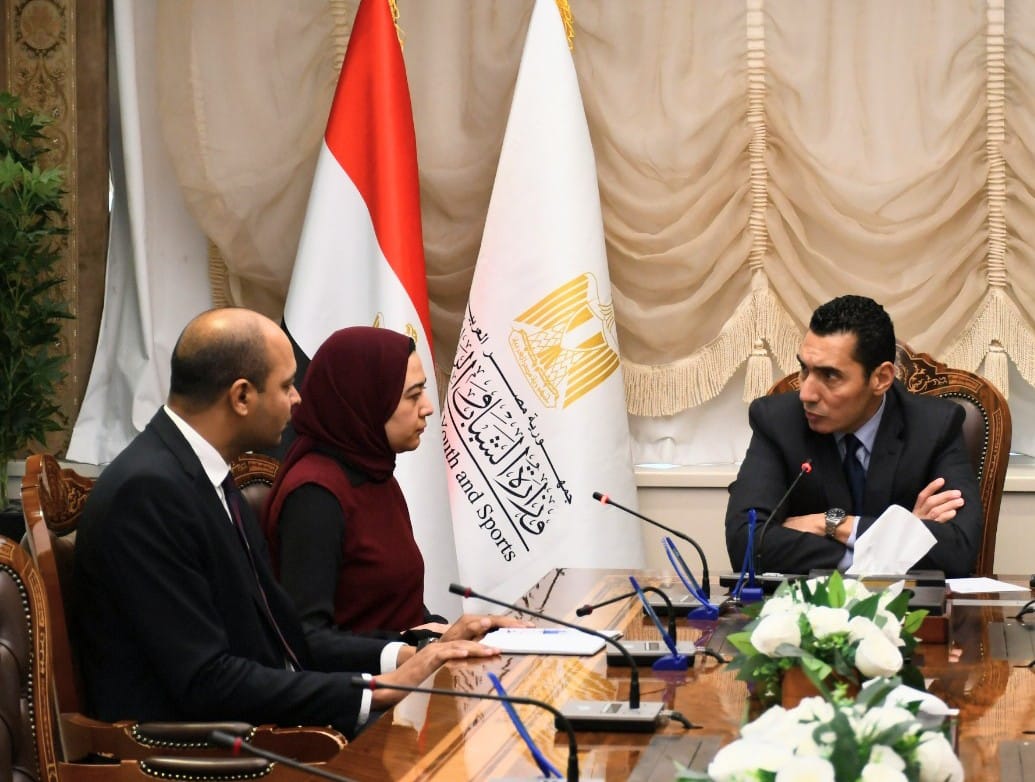 وزير الرياضة يستقبل لاعبة الشطرنج شروق وفا لدعم مسيرتها وتذليل العقبات&nbsp;