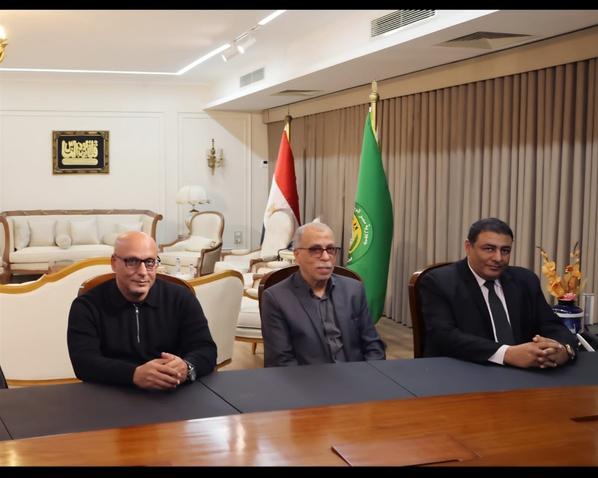 جانب من الاجتماع، فيتو
