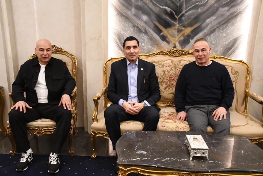 جوهر نبيل مع حسام وإبراهيم حسن الجهاز الفني لـ منتخب مصر&nbsp;