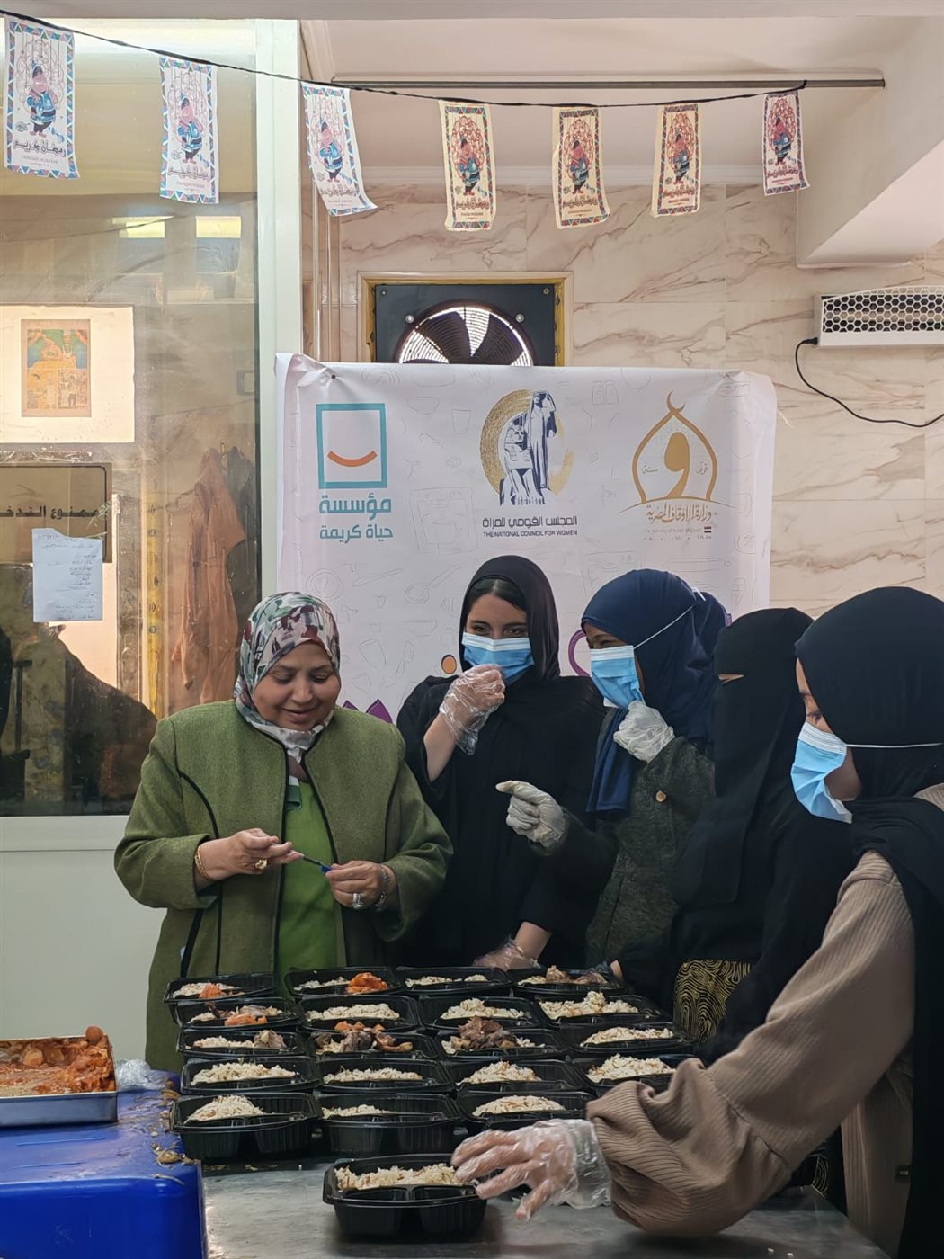جانب من أعمال مطبخ المصرية،فيتو