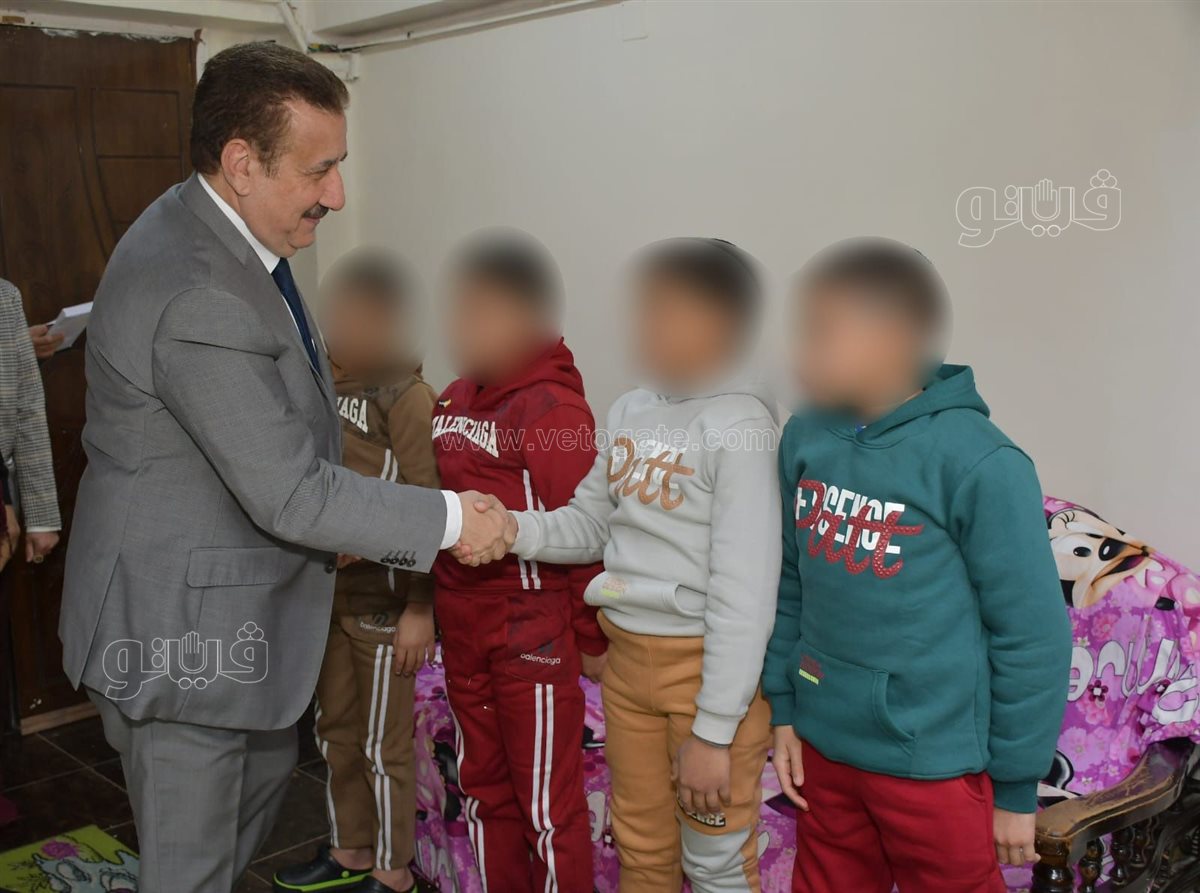 محافظ بورسعيد يقدم العيدية لأطفال الدار، ڤيتو