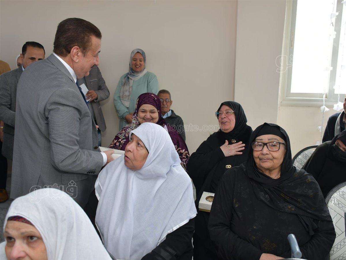 محافظة بورسعيد يزور دار المسنين، ڤيتو