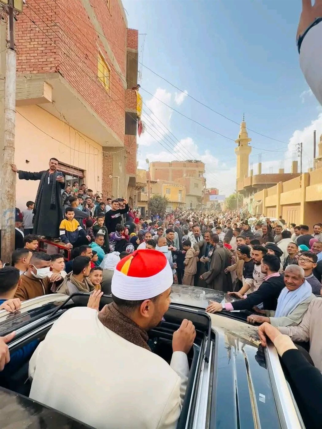 <strong>أهالي بني سويف يستقبلون بلال سيف الفائز بمسابقة دولة التلاوة</strong>