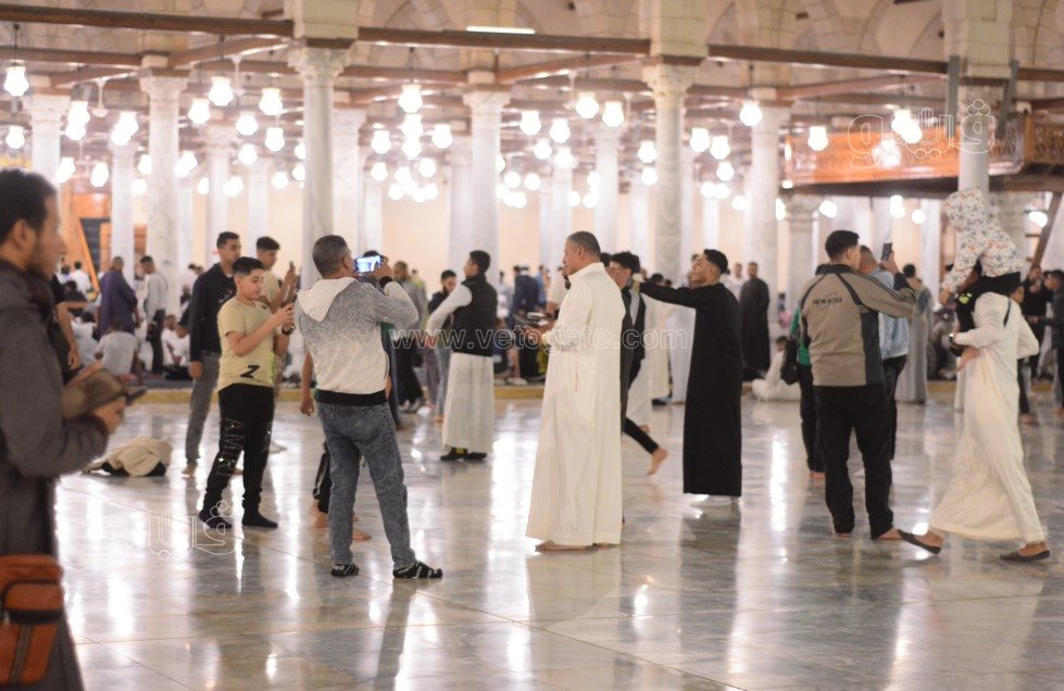 توافد المصلين علي مسجد عمرو بن العاص لأداء صلاة العيد (2)