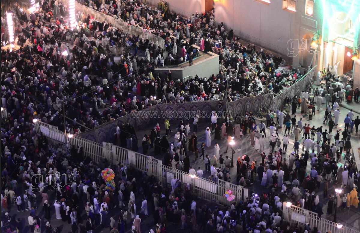 توافد المصلين على مسجد عمرو بن العاص لأداء صلاة العيد  (1)