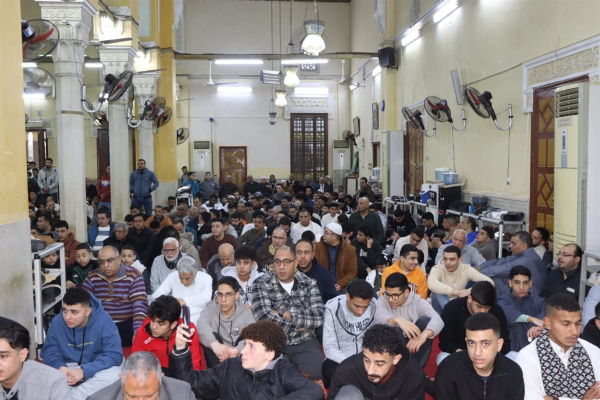 محافظ القليوبية خلال &nbsp;اداء صلاة العيد، فيتو&nbsp;