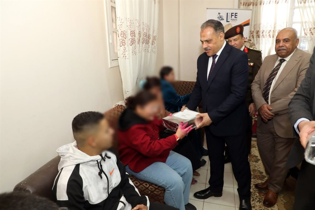 فرحة العيد لا تكتمل إلا مع الجميع: الأشموني يشارك المرضى والأيتام والعمال فرحتهم،فيتو