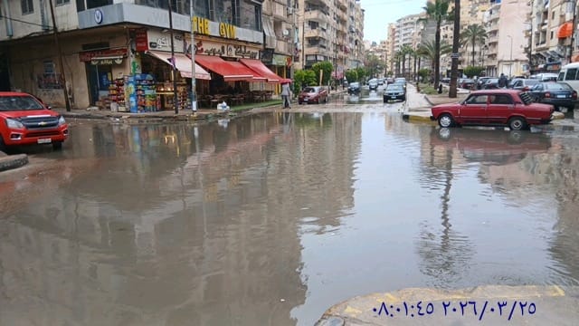  أمطار غزيرة تغرق شوارع غرب الإسكندرية والدفع بسيارات الكسح