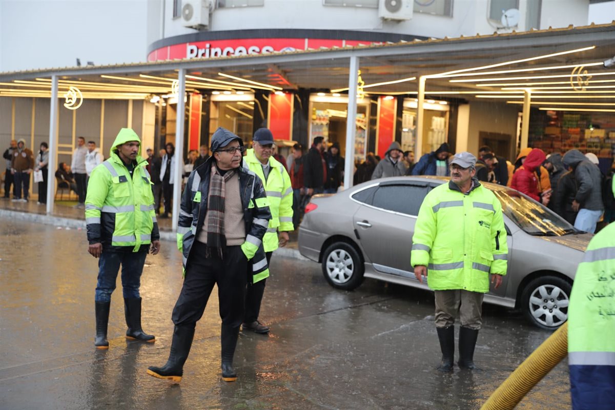  أمطار غزيرة تغرق شوارع غرب الإسكندرية والدفع بسيارات الكسح