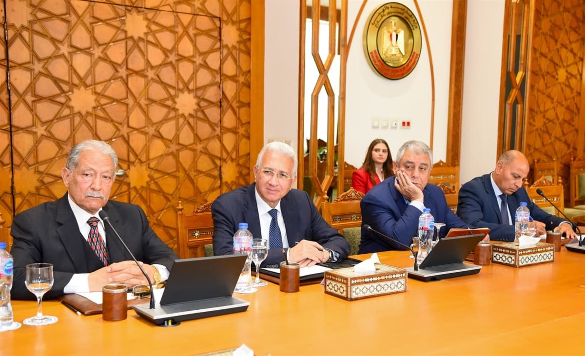 لقاء وزير الخارجية بمجموعة من السفراء المتقاعدين