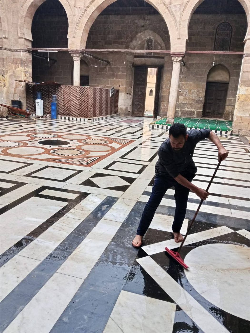 رفع اثار الامطار من المساجد، فيتو