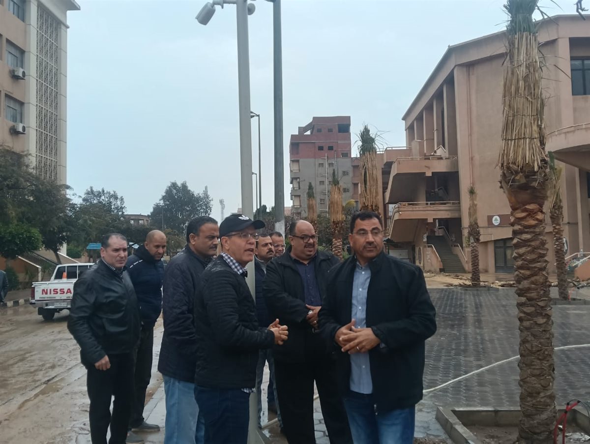 رفع اثار الامطار بالمنشات الجامعة ببنها، فيتو